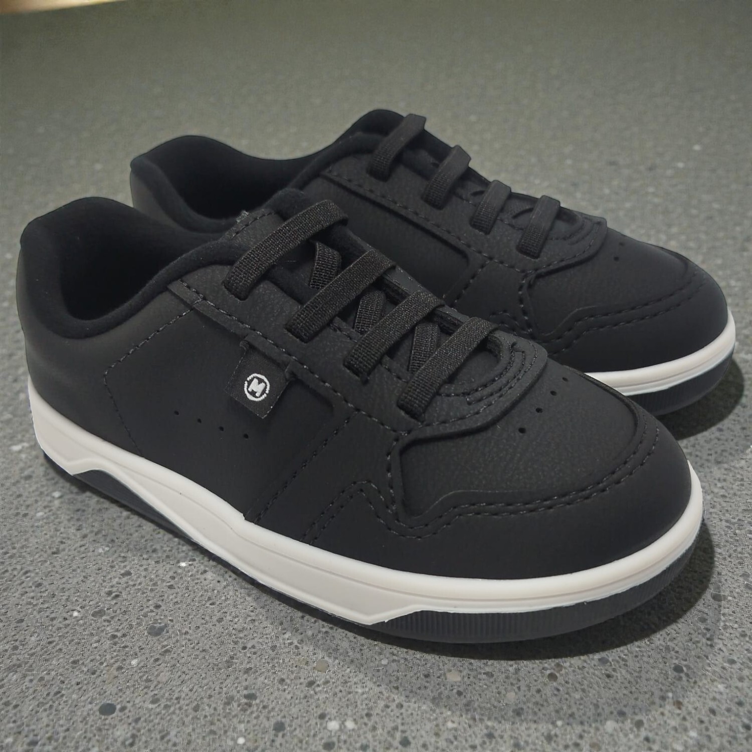 2623.121.13958.15745.1 21/26 Tênis Infantil Molekinho Preto - Caixa com 8 pares - Atacado 1